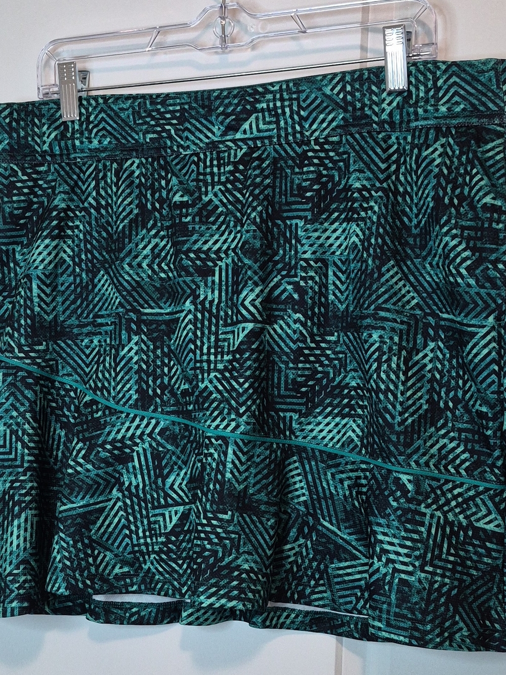 made for life Teal and Black Geometric Athletic Shorts Size L